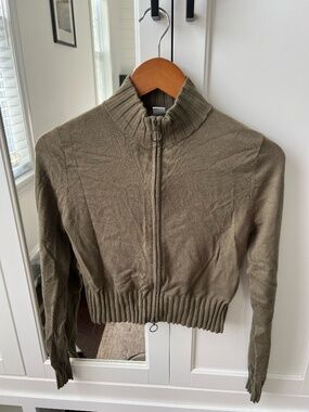 TWIK Simons Olive Green Full-Zip Mock Neck Cropped Sweater Small